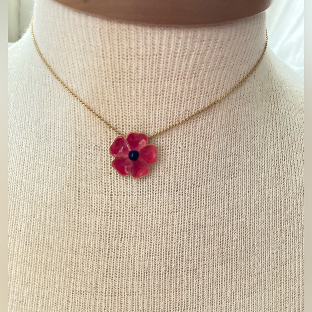 Flower deep pink gold necklace - Picture 3 of 6